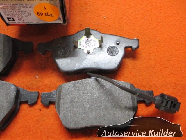 Remblokken voorzijde Audi A3 TT Skoda Octavia Seat Leon Toldeo II VW Golf IV QH blf1243 1J0698151K brake pad set usado en Menorca foto 2