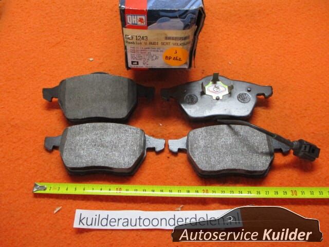 Remblokken voorzijde Audi A3 TT Skoda Octavia Seat Leon Toldeo II VW Golf IV QH blf1243 1J0698151K brake pad set usado en Menorca