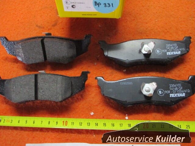 Remblokken achter Chrysler 300M Neon PT Cruiser Textar 2356102 BP331 04720644 brake pad set usado en Menorca foto 2