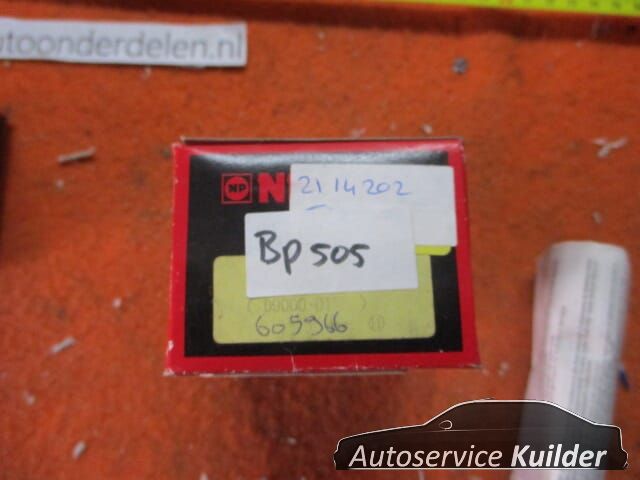 Remblokken voorzijde Suzuki Jimny Samurai SJ410 Sj413 BP505 Nipparts 1A013323Z brake pad set usado en Menorca foto 6