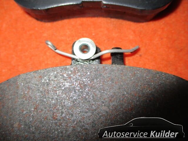 Remblokken voorzijde Mercedes C Clase w202 s202 BP546 2143905 0024202120 brake pad set usado en Menorca foto 3