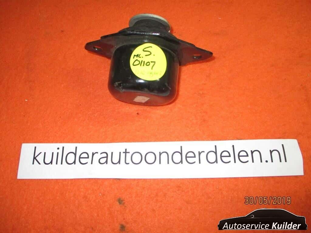 Motorsteun Versnellinksbak Links achter VW Golf 3 Seat cordoba nuevo engine mount engine rubber usado en Menorca