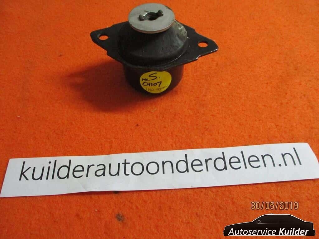 Motorsteun Versnellinksbak Links achter VW Golf 3 Seat cordoba nuevo engine mount engine rubber usado en Menorca foto 2