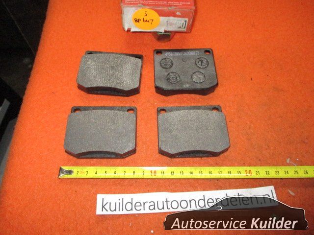 Remblokken voorzijde Saab 900 I BP647 4906632 brake pad set usado en Menorca