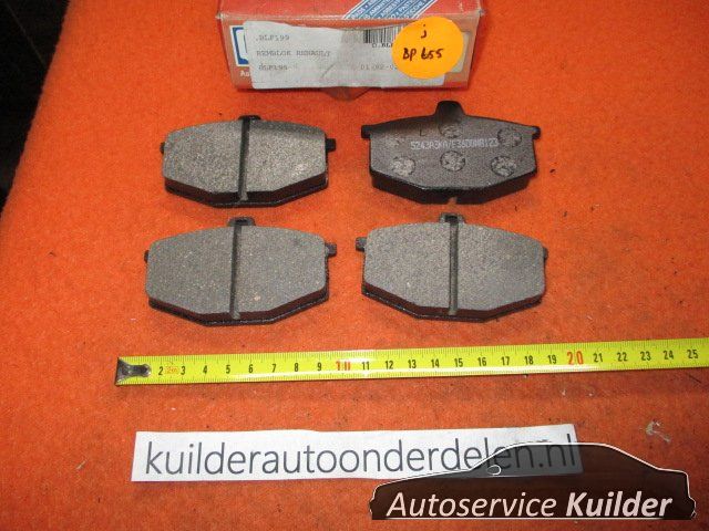Remblokken voorzijde Renault 4 en 5 systeem lucas BP655 7701201159 BLF199 brake pad set usado en Menorca foto 4