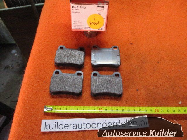 Remblokken achter Mercedes 190 W201 Textar BP698 blf342 0004200120 brake pad set usado en Menorca foto 12
