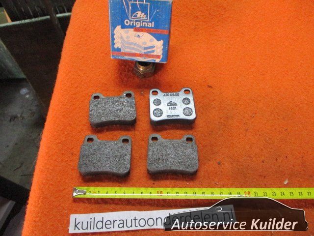 Remblokken achter Mercedes 190 W201 Textar BP698 blf342 0004200120 brake pad set usado en Menorca foto 8