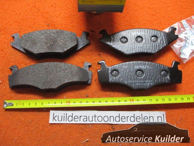 Remblokken voorzijde VW golf I II III Seat Ibiza II BP737 bosch 171698151F brake pad set usado en Menorca foto 2