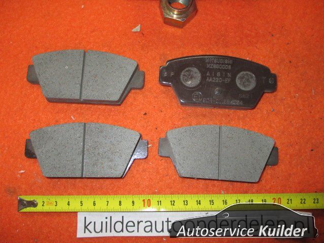 Remblokken achter Mitsubishi Colt Eclipse Galant Lancer BP779 originalineel MZ690008 brake pad set usado en Menorca foto 2
