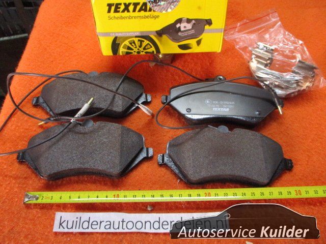 Remblokken voorzijde Citroen C5 III C6 Peugeot 407 BP1008 2413301 425278 brake pad set usado en Menorca