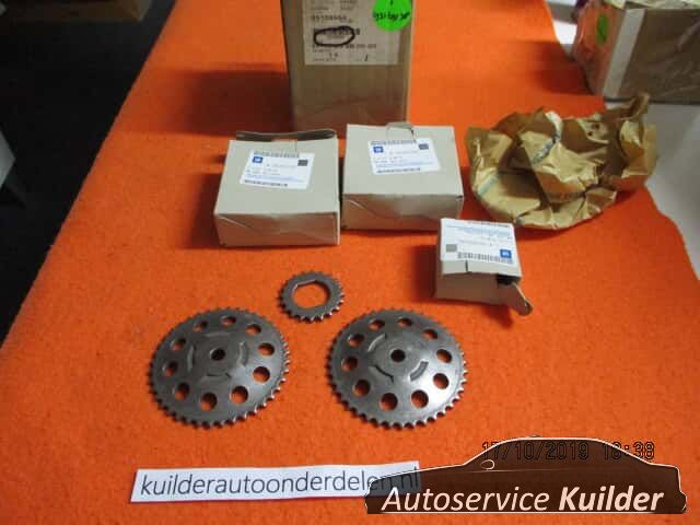 Tandwielset voor distributie Opel Meriva Agila Astra corsa originalineel GM camshaft and accessories usado en Menorca