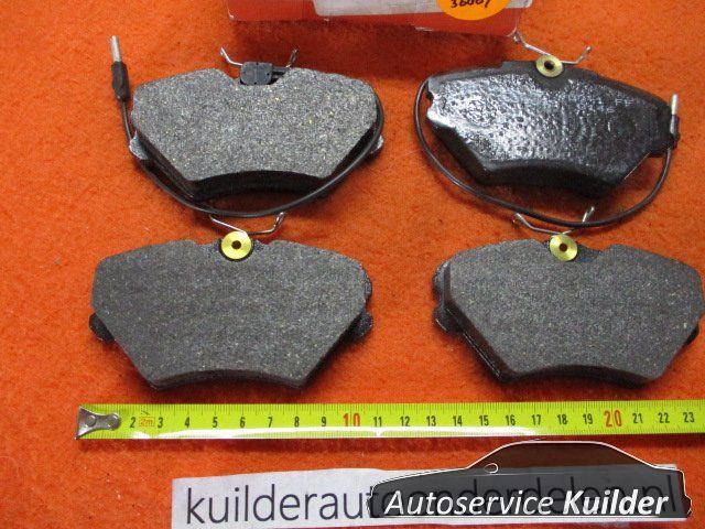Remblokken voorzijde Renault Laguna I B56 1.8 36867 QH BP818 7701203967 brake pad set usado en Menorca foto 2