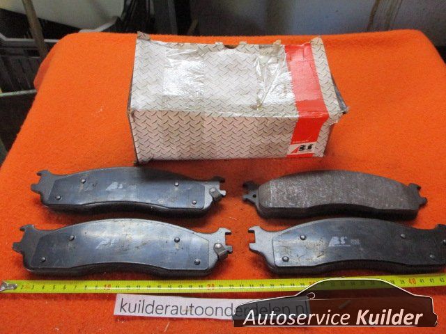 Remblokken voorzijde Dodge Ram 2500 ABS38965 5093267AA brake pad set usado en Menorca foto 2