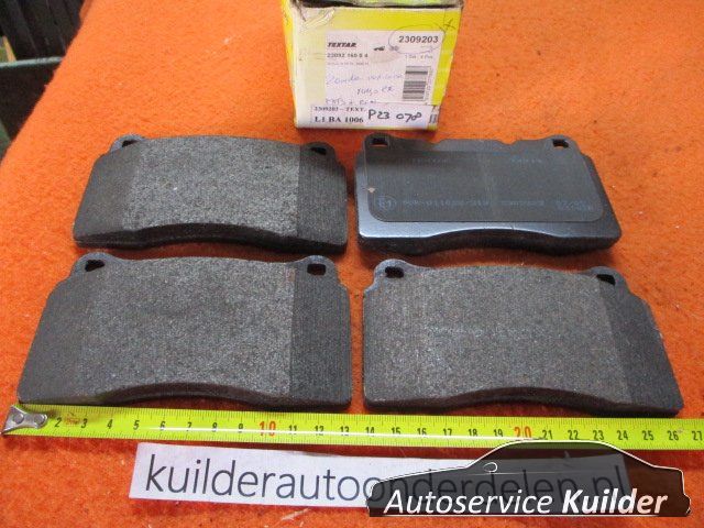 Remblokken Voorzijde Textar Renault megane RS Textar 2309203 410603303R brake pad set usado en Menorca