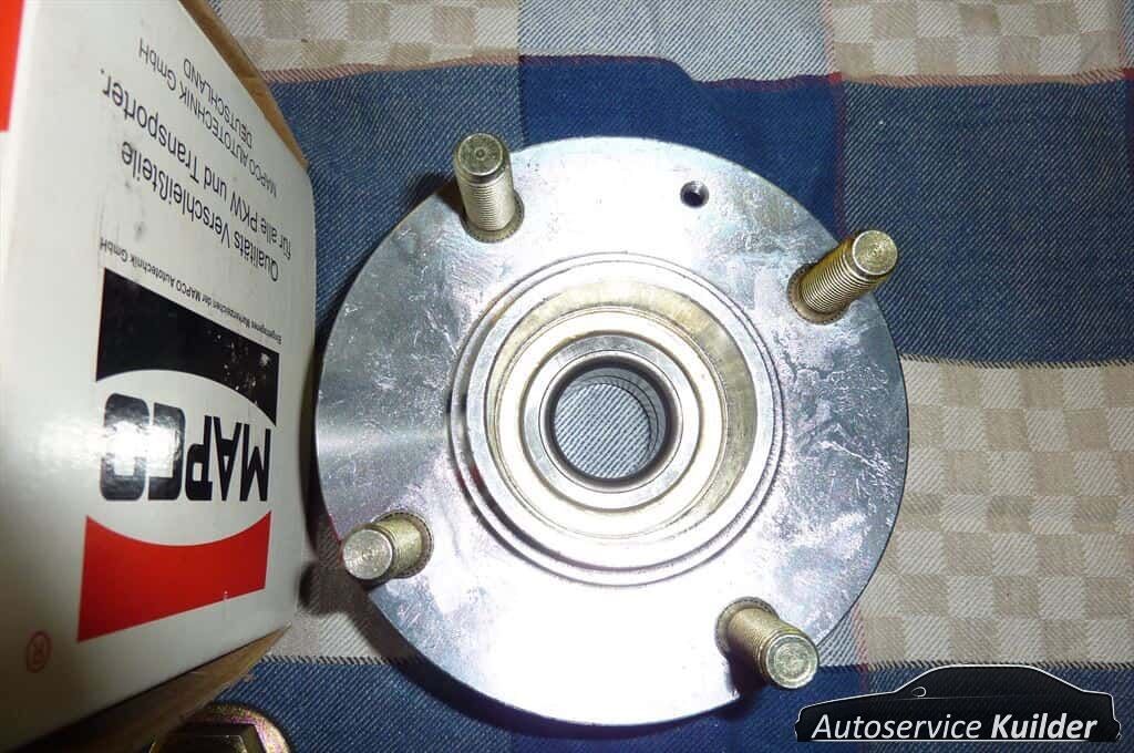 Wiellager naaf achter Hyundai lantra/pony merk nipparts wheel hub usado en Menorca