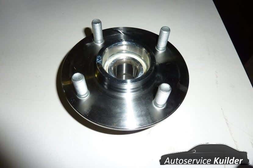 Wielnaaf achterzijde Nissan PLlantaera p10 Merk Mapco wheel hub usado en Menorca