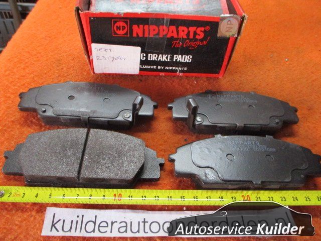 Remblokken voorzijde Honda S2000 BP1313 Nipparts J3604055 06450S2AE50 brake pad set usado en Menorca