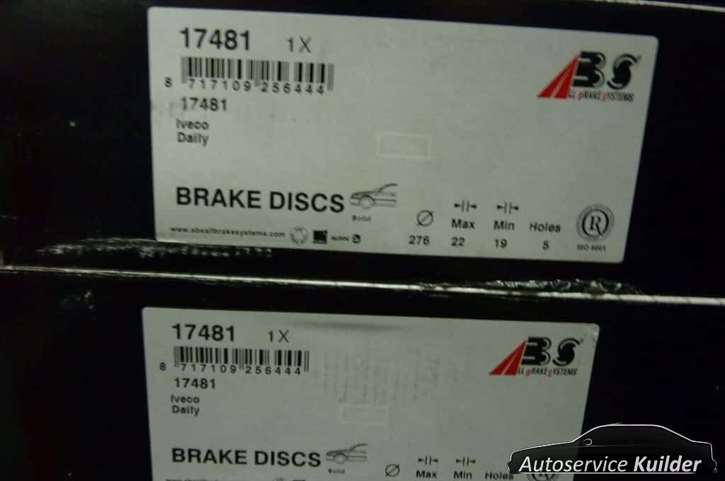Remschijven voorzijde Iveco Daily L serie 3200kg nuevo brake disc left and right usado en Menorca