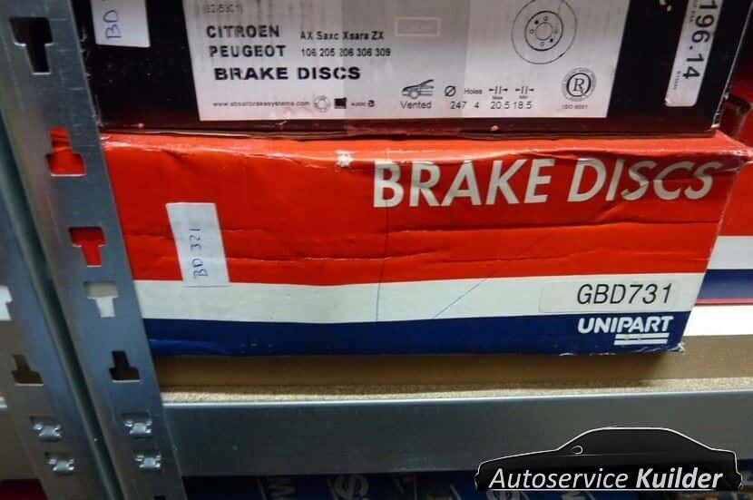 Remschijven toyota corolla e9 voorzijde Unipart nuevo, brake disc left and right usado en Menorca