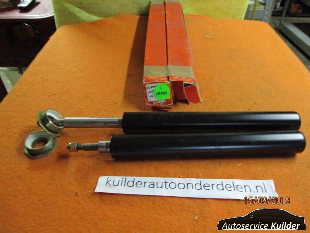 Schokdempers voorzijde Opel Ascona C nuevo shock absorber left and right usado en Menorca