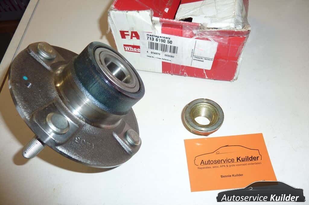 Wielnaaf Achterzijde Hyundai Exel zonder abs nuevo FAG wheel hub usado en Menorca