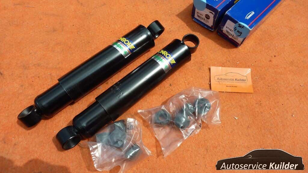 Set schokdempers achterzijde Hyundai H100 Pick up nuevo Monroe shock absorber left and right usado en Menorca