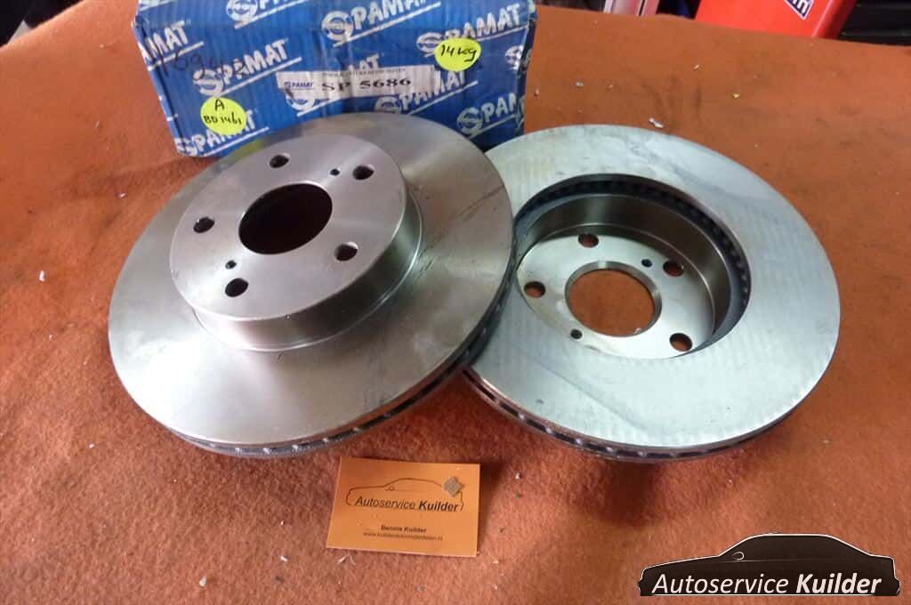 Remschijven voorzijde Toyota Previa 8/1996-7/1998 nuevo Spamat brake disc left and right usado en Menorca
