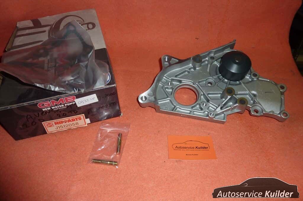 Waterpomp Toyota 2,0 diesel Picnic Corolla Carina Avensis nuevo GMB 1610064H00 water pump usado en Menorca