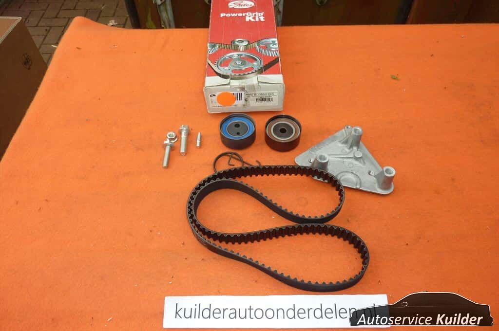 Distributieset Opel Corsa Astra Combo 1,7 dti Gates distribution belt set usado en Menorca