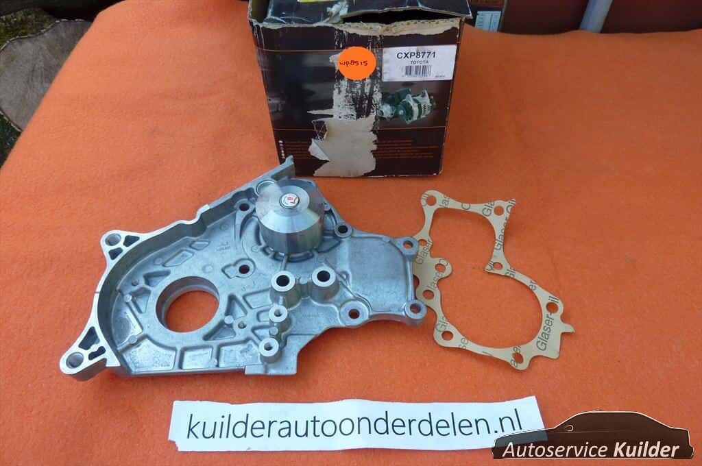 Waterpomp Toyota Avensis t22 Verso 2,0 d4d Coldax nuevo water pump usado en Menorca foto 2