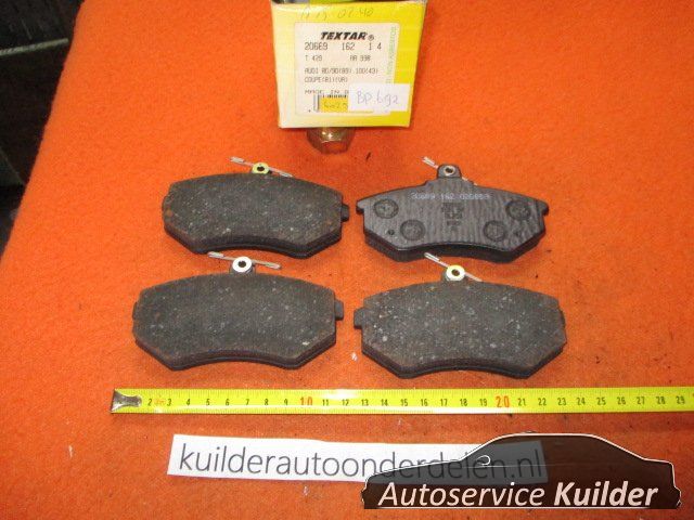 Remblokken voorzijde Audi Coupe, 80, 90 nuevo brake pad set usado en Menorca