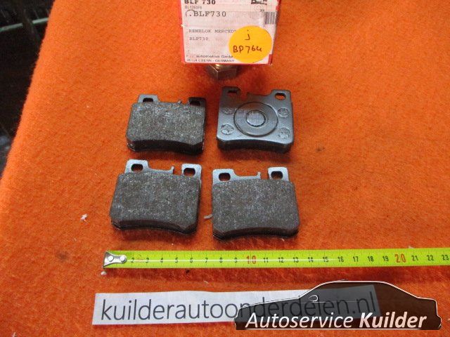 Remblokken Achterzijde Mercedes 190 , C en E Clase AD Benelux 0014200220 brake pad set usado en Menorca foto 5