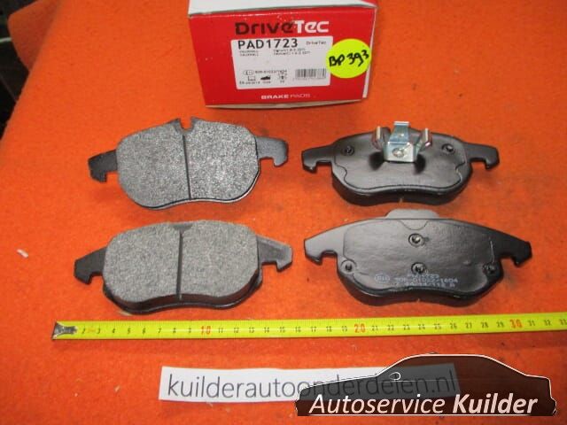 Remblokken voorzijde Opel Astra H Signum Vectra C Drive Tec brake pad set usado en Menorca