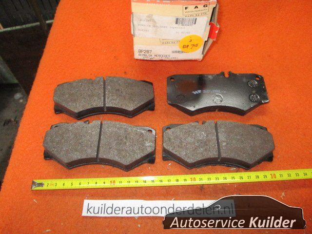 Remblokken Mercedes G W460 W461 W463 L W601 W602 Voorzijde AD 0005868942 brake pad set usado en Menorca foto 13