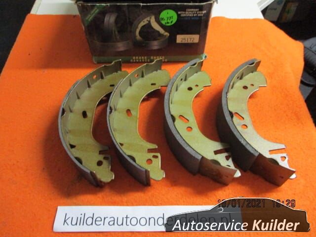 Remschoenset Ford Transit E Opel Movano Renault Master LPR brake shoe set usado en Menorca