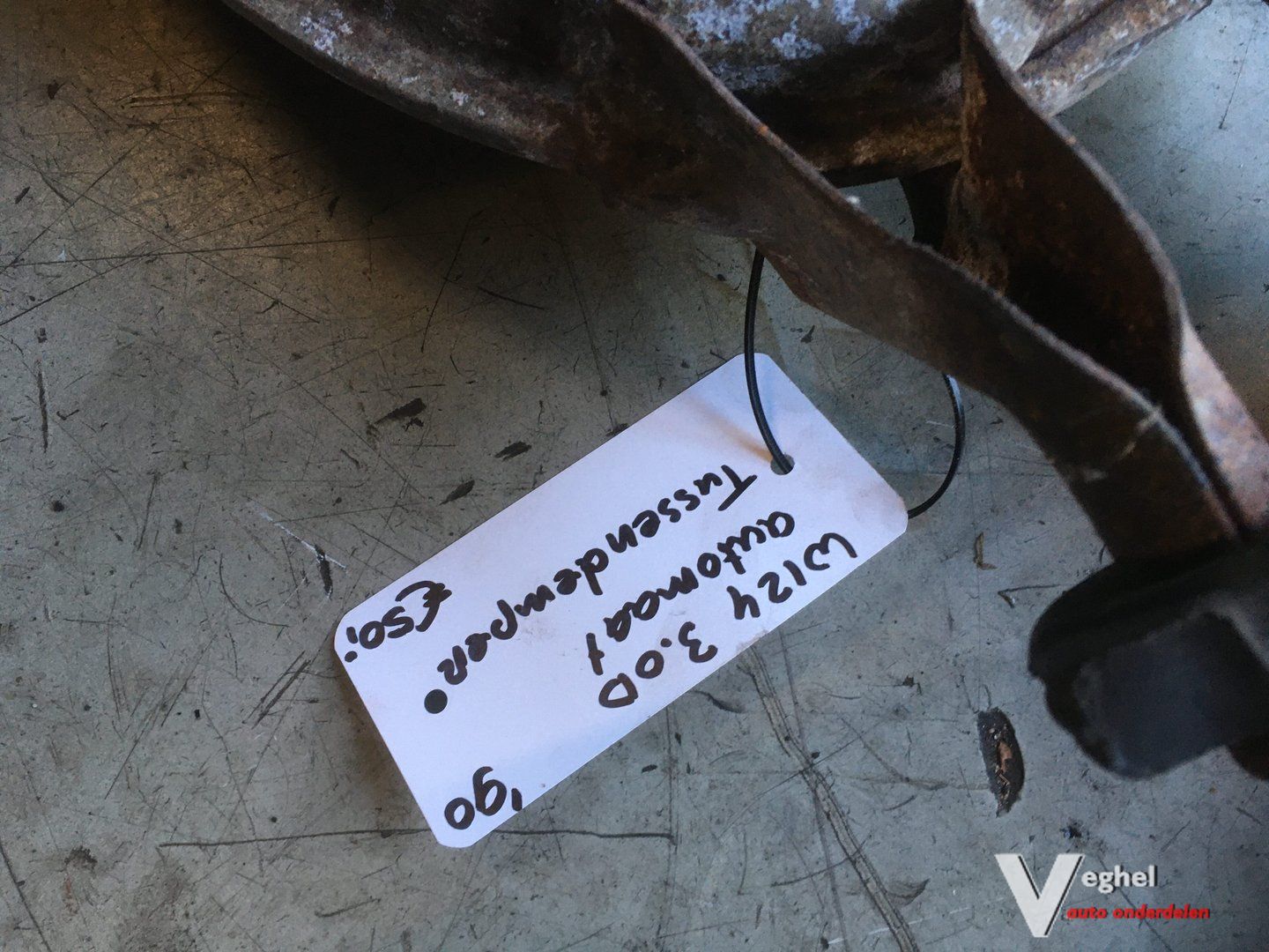 Mercedes w124 3.0 diesel automaat middendemper 1990 muffler middle muffler usado en Menorca