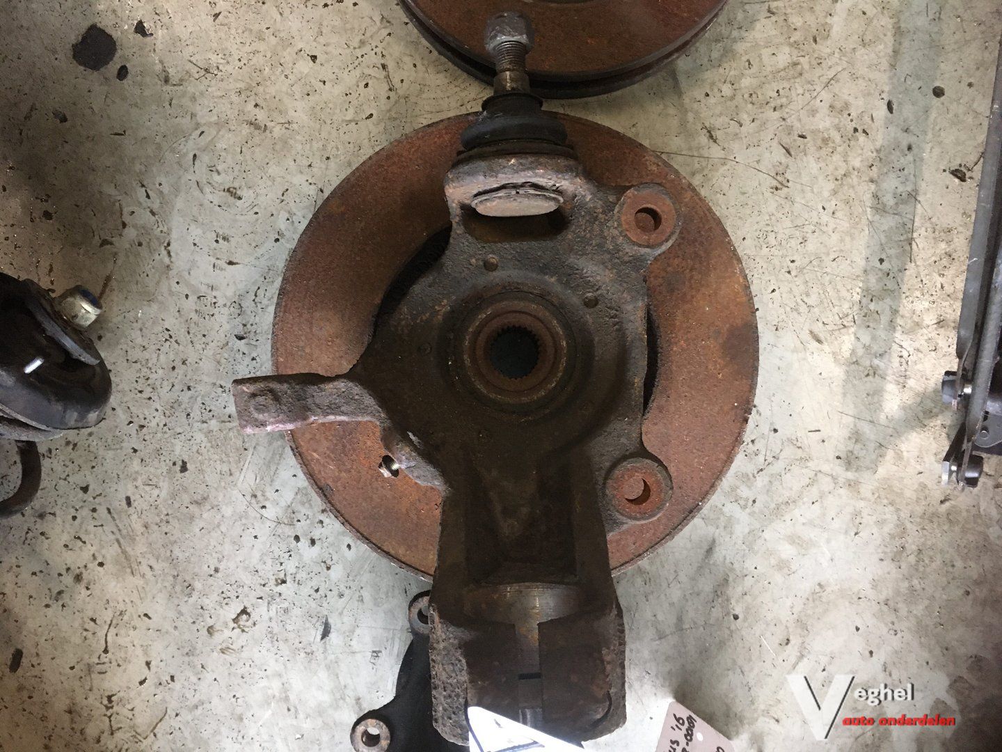 Ford Transit 2006 wielnaaf Rechtsvoor of linksvoor wheel hub usado en Menorca foto 2