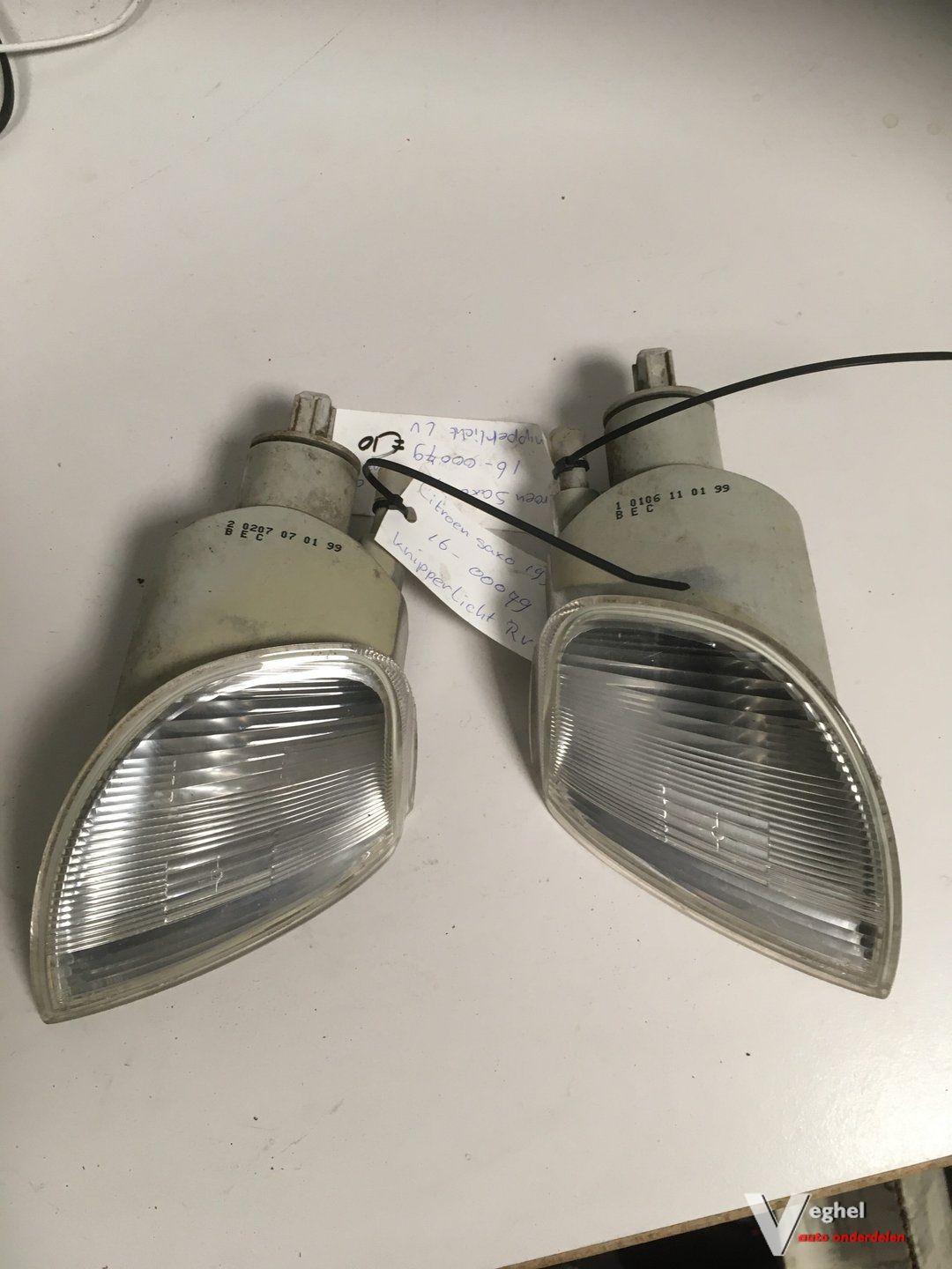 Citroen saxo 1998 knipperlicht rechts wit blinker single usado en Menorca