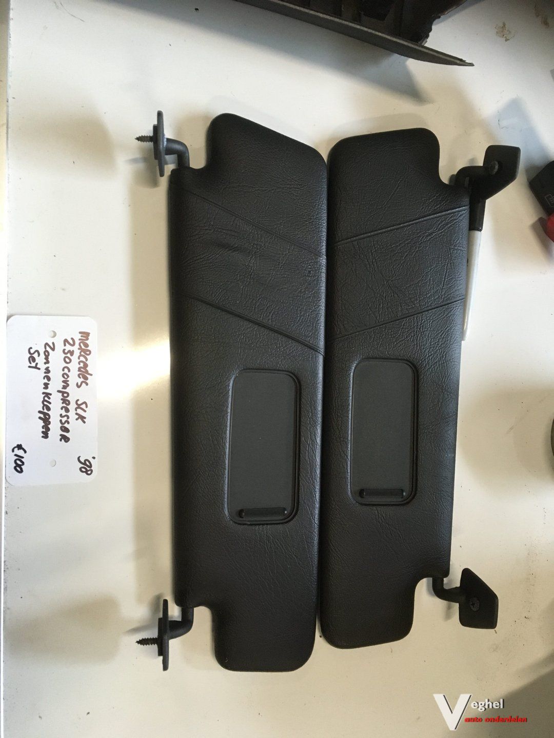Mercedes SLK 230 compressor 1998 Zonnekleppen set sun visor left and right usado en Menorca