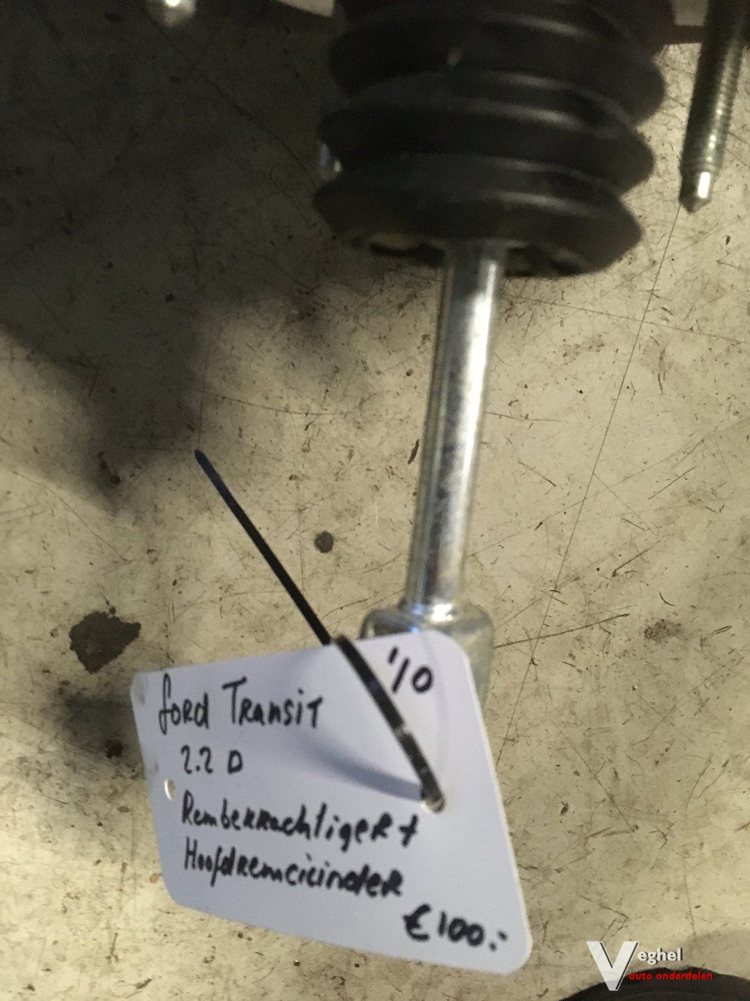 Ford Transit 2.2 diesel 2010 Rembekrachtiger met hoofdremcilinder brake booster with master cylinder usado en Menorca