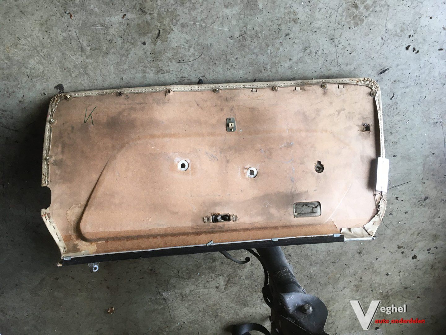Mercedes w123 coupe 1980 deurpaneel linksvoor door upholstery door panel single usado en Menorca foto 3