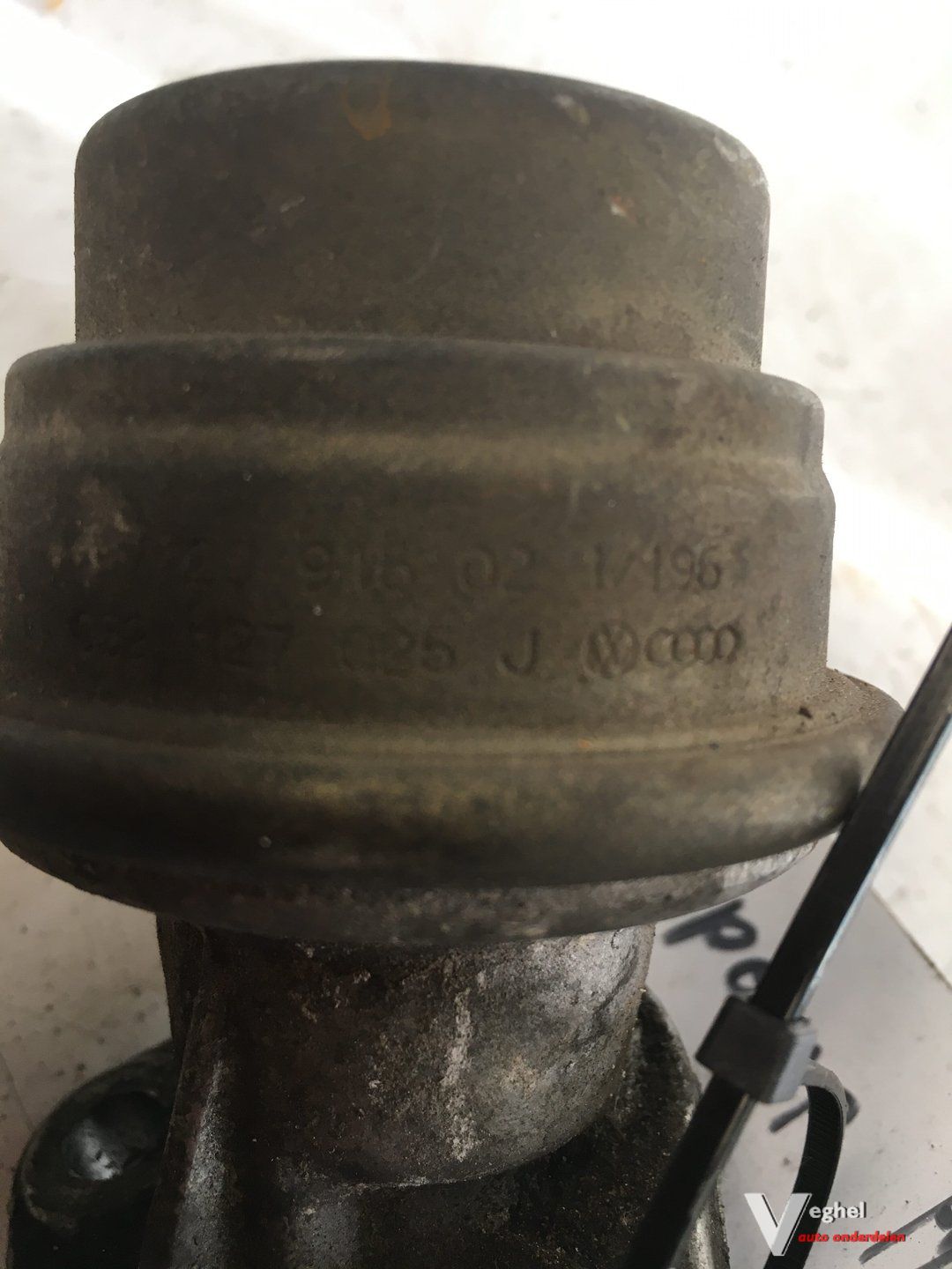 Vw Polo 1974 Vacuumpomp vacuum pump brake booster usado en Menorca foto 2