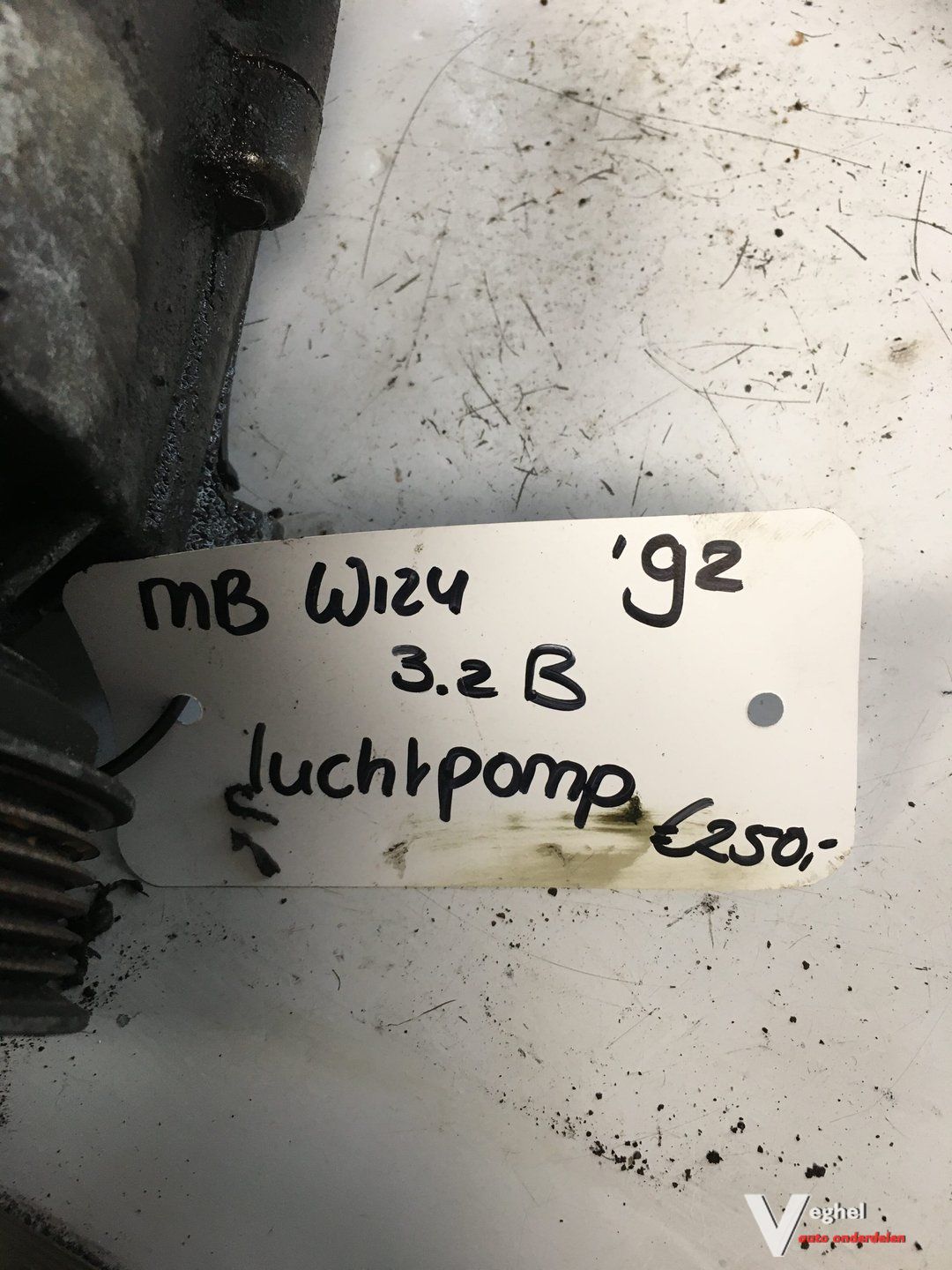 Mercedes W124 3.2 gasolina 1992 Luchtpomp exhaust gas air pump usado en Menorca
