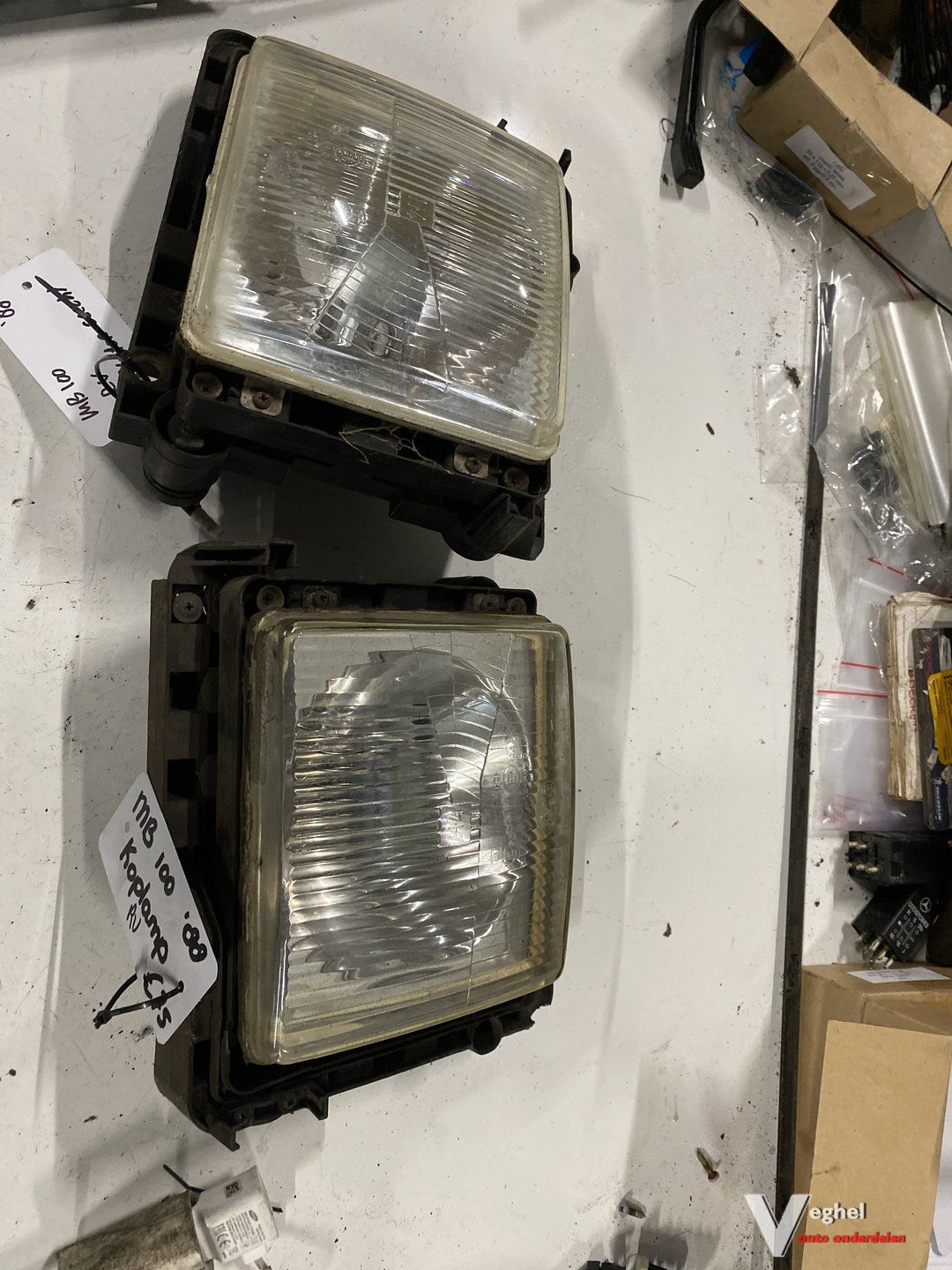 MB 100 Koplamp LV of RV '88 headlight left and right usado en Menorca foto 5