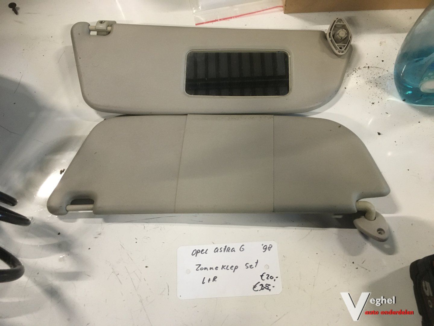Opel Astra G 1998 1.6 8v Zonnekleppen set sun visor left and right usado en Menorca