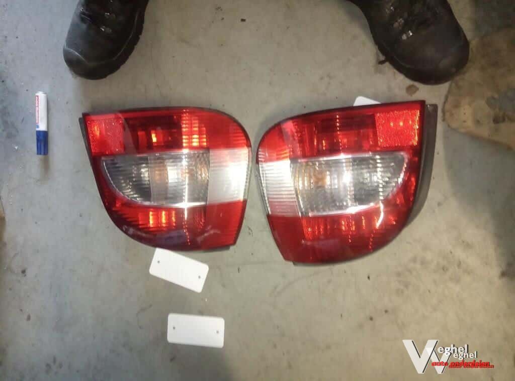 Renault Scenic achterlichten 2002 tail light left and right usado en Menorca