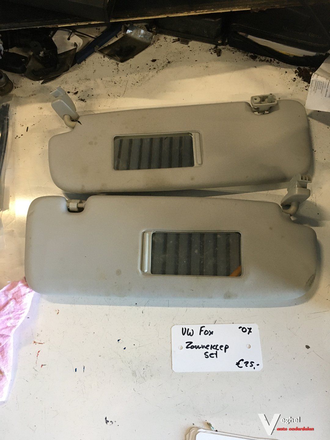 Vw Fox 1.4 2007 Zonnekleppen set sun visor left and right usado en Menorca