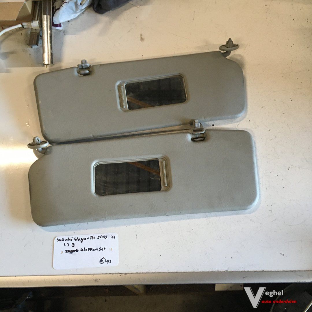Suzuki Wagon R 2001 5drs 1.3 Zonnekleppen set sun visor left and right usado en Menorca