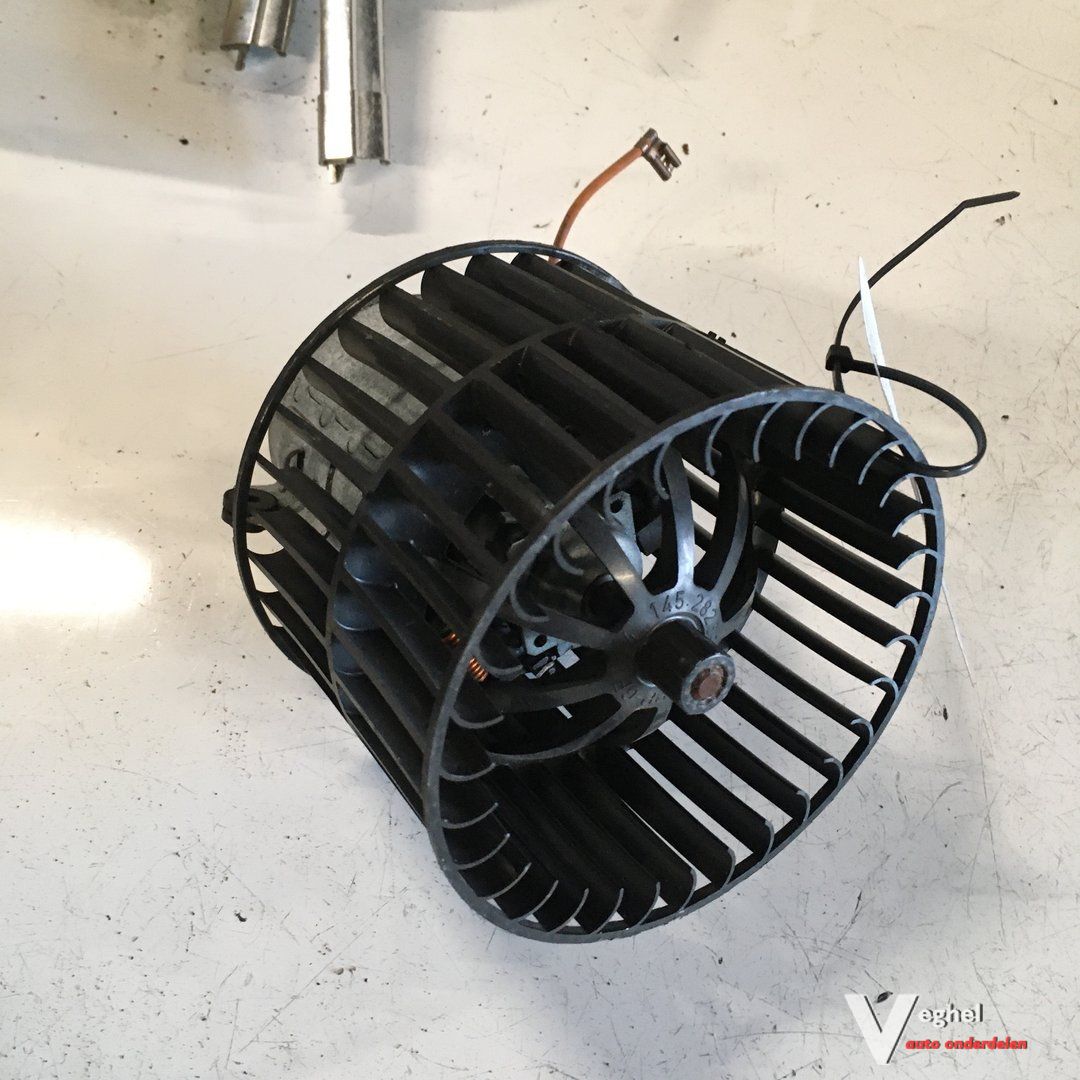 Opel Astra f 1996 Kachelmotor (airco) heater engine booster usado en Menorca