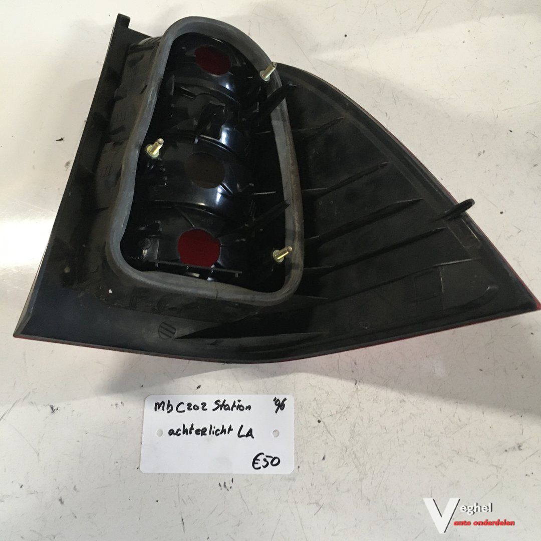 Mercedes C202 Station 1996 Achterlicht Links tail light single usado en Menorca foto 3